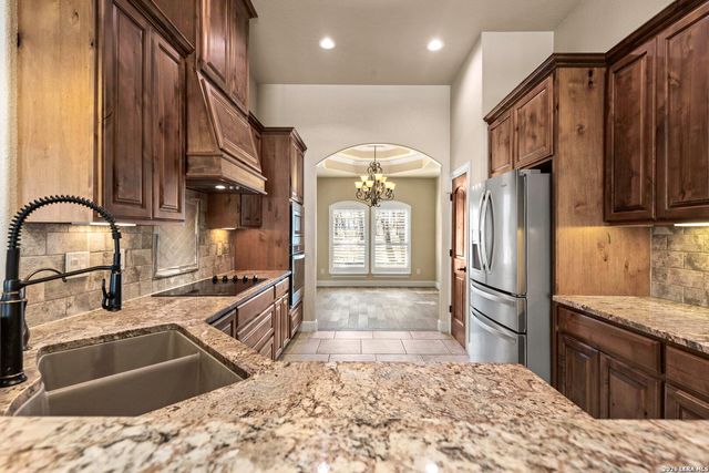 520 Arbor View, Adkins, TX 78101