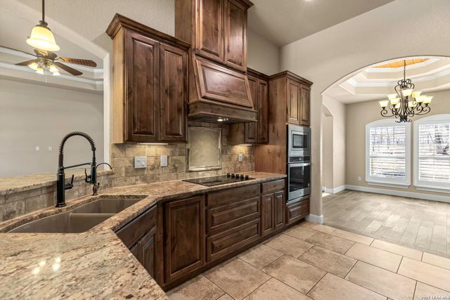 520 Arbor View, Adkins, TX 78101