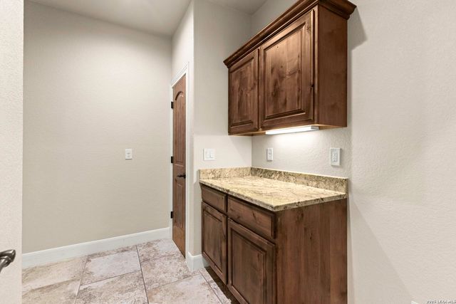 520 Arbor View, Adkins, TX 78101