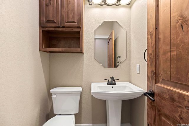 520 Arbor View, Adkins, TX 78101