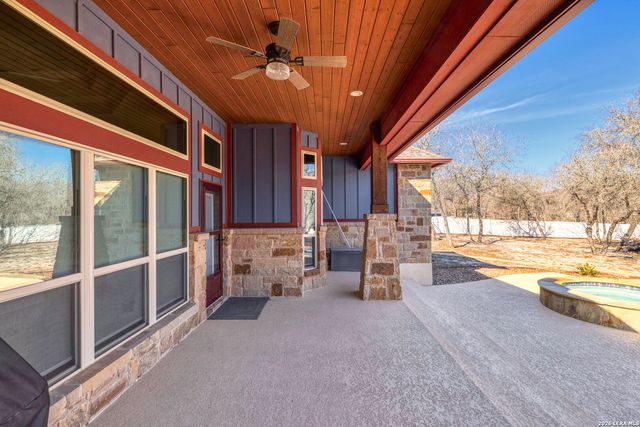 520 Arbor View, Adkins, TX 78101