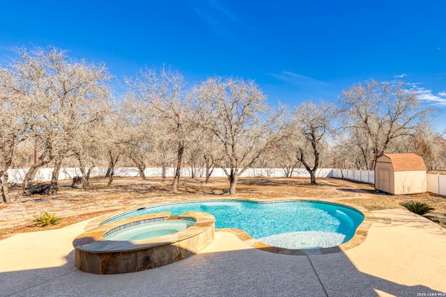 520 Arbor View, Adkins, TX 78101