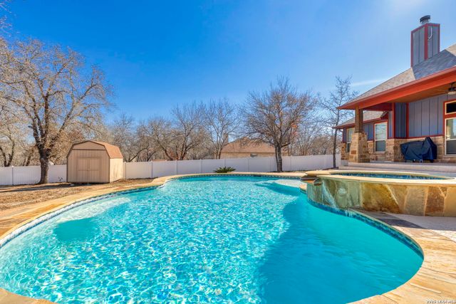 520 Arbor View, Adkins, TX 78101