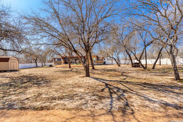 520 Arbor View, Adkins, TX 78101