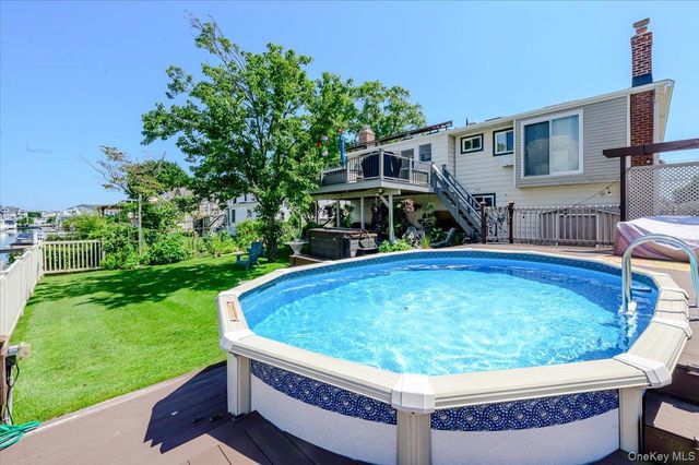 3897 Darby Lane, Seaford, NY 11783