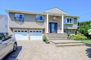 3897 Darby Lane, Seaford, NY 11783