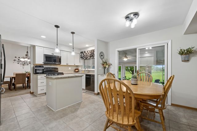 606 Arlington Lane, South Elgin, IL 60177