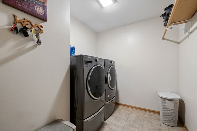 606 Arlington Lane, South Elgin, IL 60177