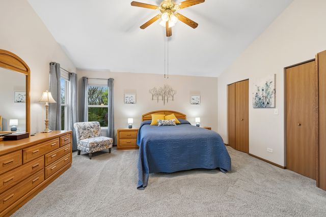 606 Arlington Lane, South Elgin, IL 60177