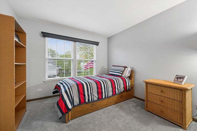 606 Arlington Lane, South Elgin, IL 60177