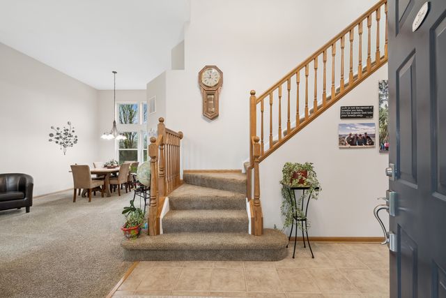 606 Arlington Lane, South Elgin, IL 60177