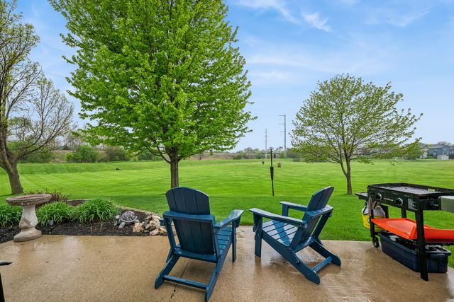 606 Arlington Lane, South Elgin, IL 60177