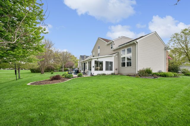 606 Arlington Lane, South Elgin, IL 60177
