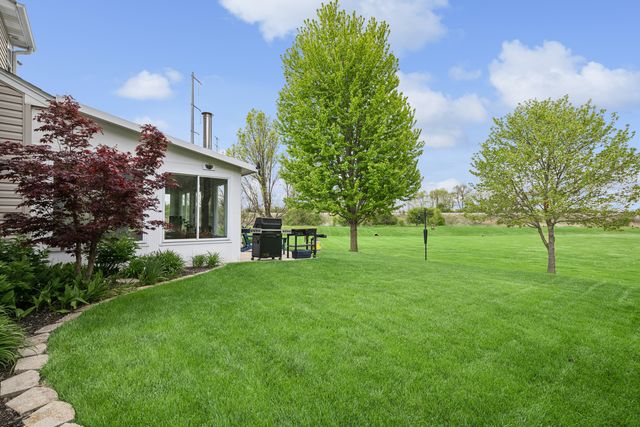 606 Arlington Lane, South Elgin, IL 60177