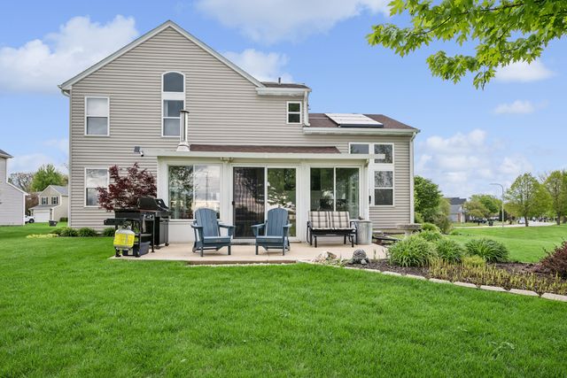 606 Arlington Lane, South Elgin, IL 60177
