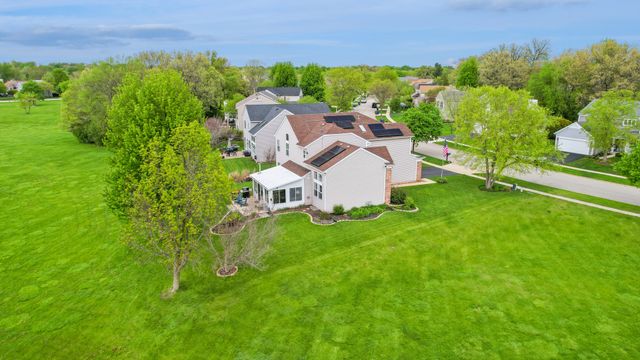 606 Arlington Lane, South Elgin, IL 60177