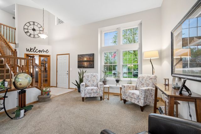 606 Arlington Lane, South Elgin, IL 60177