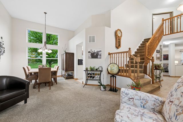 606 Arlington Lane, South Elgin, IL 60177