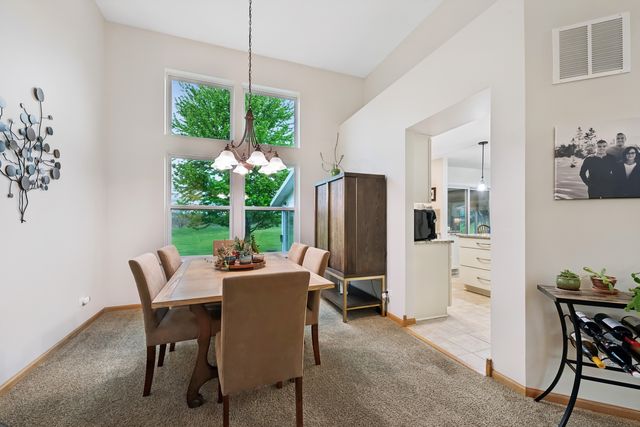 606 Arlington Lane, South Elgin, IL 60177