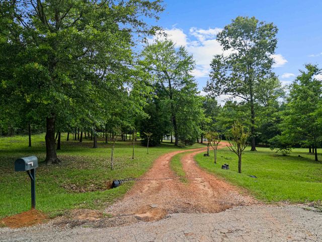 195 Silver Fox Rd., Marshall, TX 75670