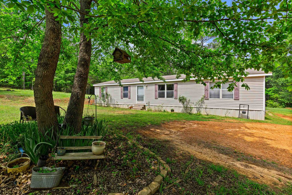 195 Silver Fox Rd., Marshall, TX 75670