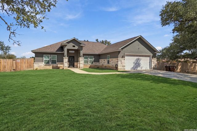 39 Eaglerock, Poteet, TX 78065