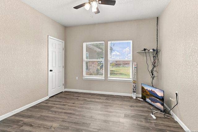 39 Eaglerock, Poteet, TX 78065