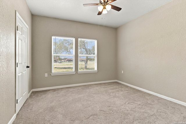 39 Eaglerock, Poteet, TX 78065