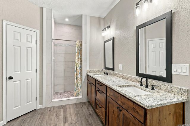 39 Eaglerock, Poteet, TX 78065