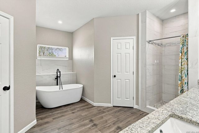 39 Eaglerock, Poteet, TX 78065