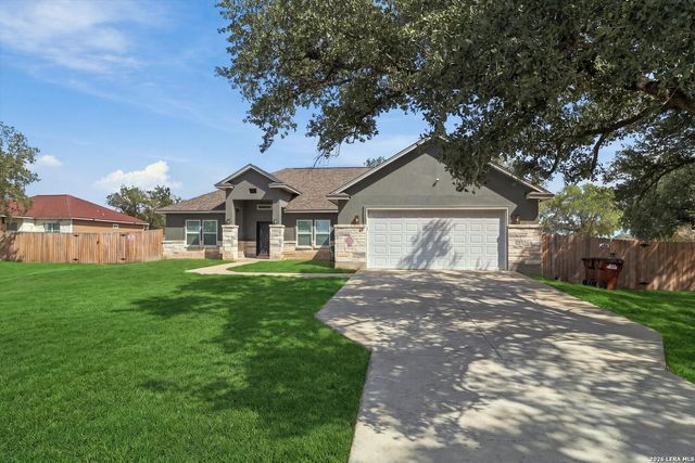 39 Eaglerock, Poteet, TX 78065