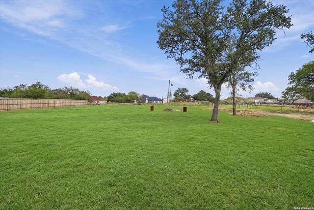 39 Eaglerock, Poteet, TX 78065