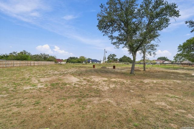 39 Eaglerock, Poteet, TX 78065