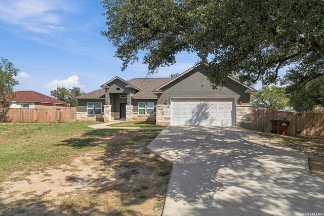 39 Eaglerock, Poteet, TX 78065