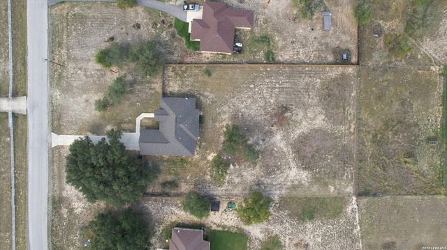 39 Eaglerock, Poteet, TX 78065