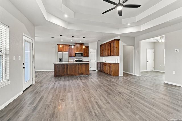 39 Eaglerock, Poteet, TX 78065