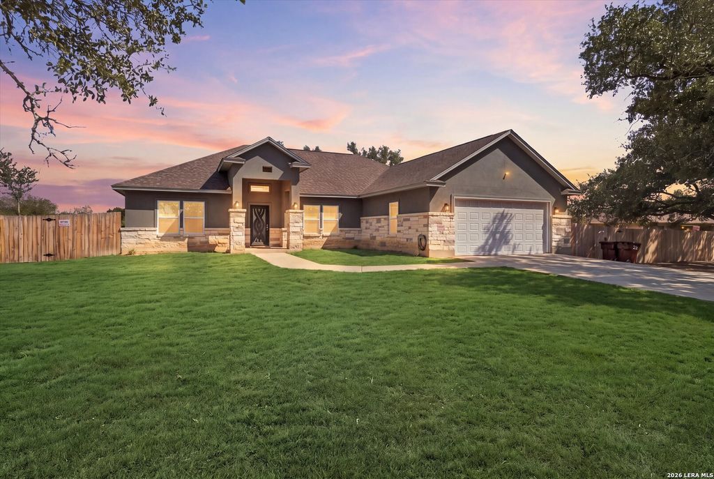 39 Eaglerock, Poteet, TX 78065