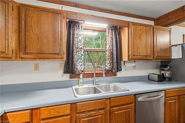 505 Tipperary Lane, Denton, NC 27239