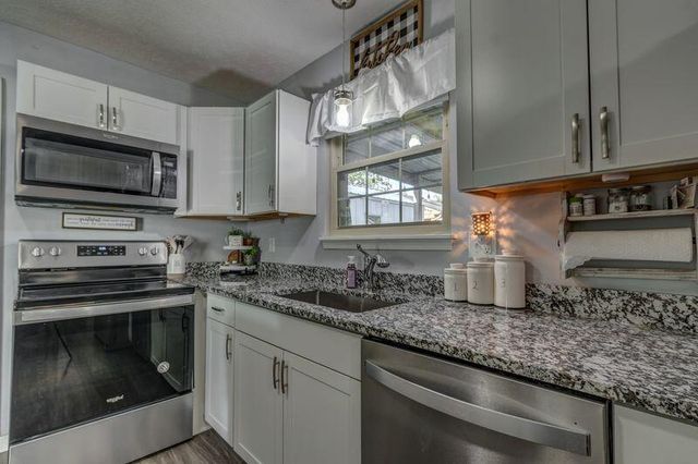 1933 Yorktown Drive, Paris, KY 40361