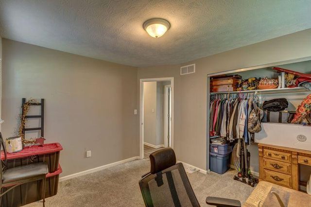 1933 Yorktown Drive, Paris, KY 40361