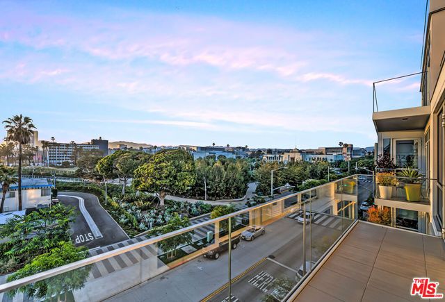1705 Ocean Avenue 405, Santa Monica, CA 90401