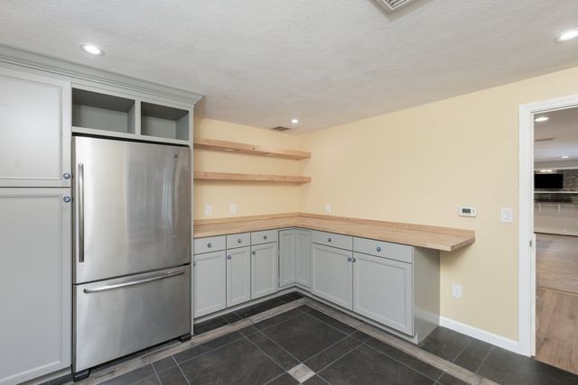 24 Silvermine Road, Boxford, MA 01921