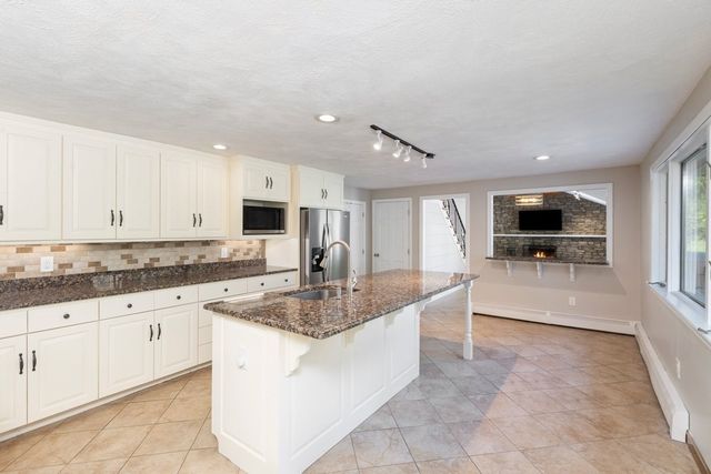24 Silvermine Road, Boxford, MA 01921