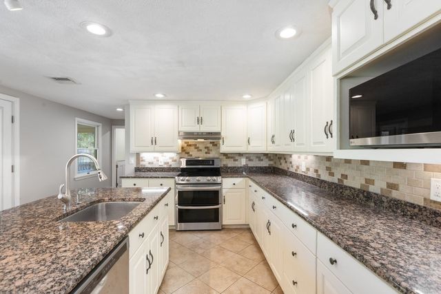 24 Silvermine Road, Boxford, MA 01921