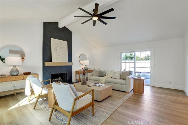 2046 Calvert, Costa Mesa, CA 92626