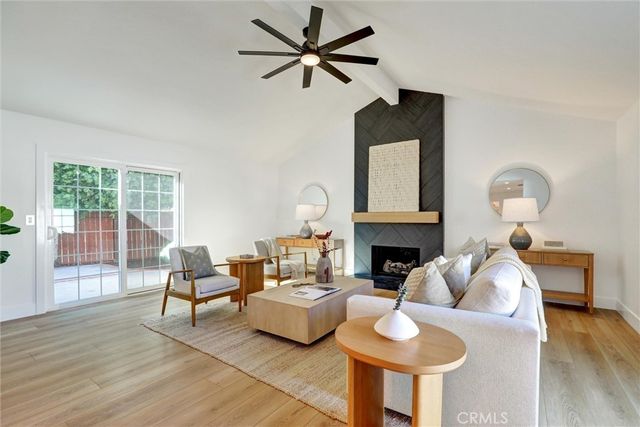 2046 Calvert, Costa Mesa, CA 92626