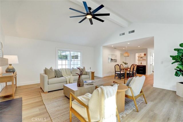 2046 Calvert, Costa Mesa, CA 92626