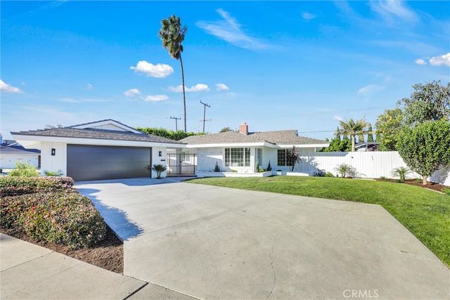 2046 Calvert, Costa Mesa, CA 92626