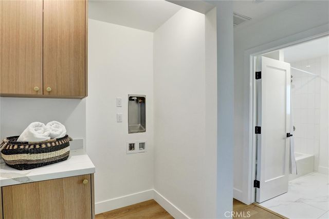 2046 Calvert, Costa Mesa, CA 92626