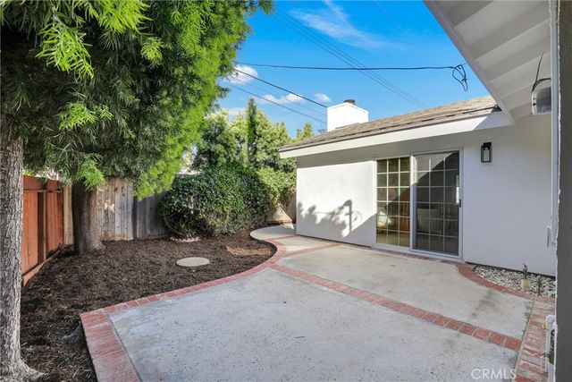2046 Calvert, Costa Mesa, CA 92626